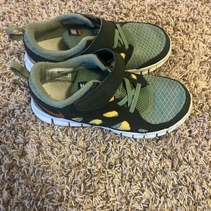 Nike Boys sneakers in size 2